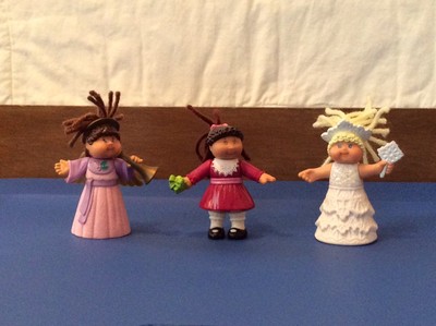plastic cabbage patch dolls