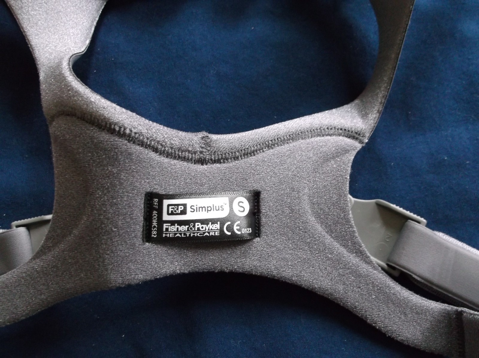 New Out of Package F&P Simplus Headgear size Small with Clips