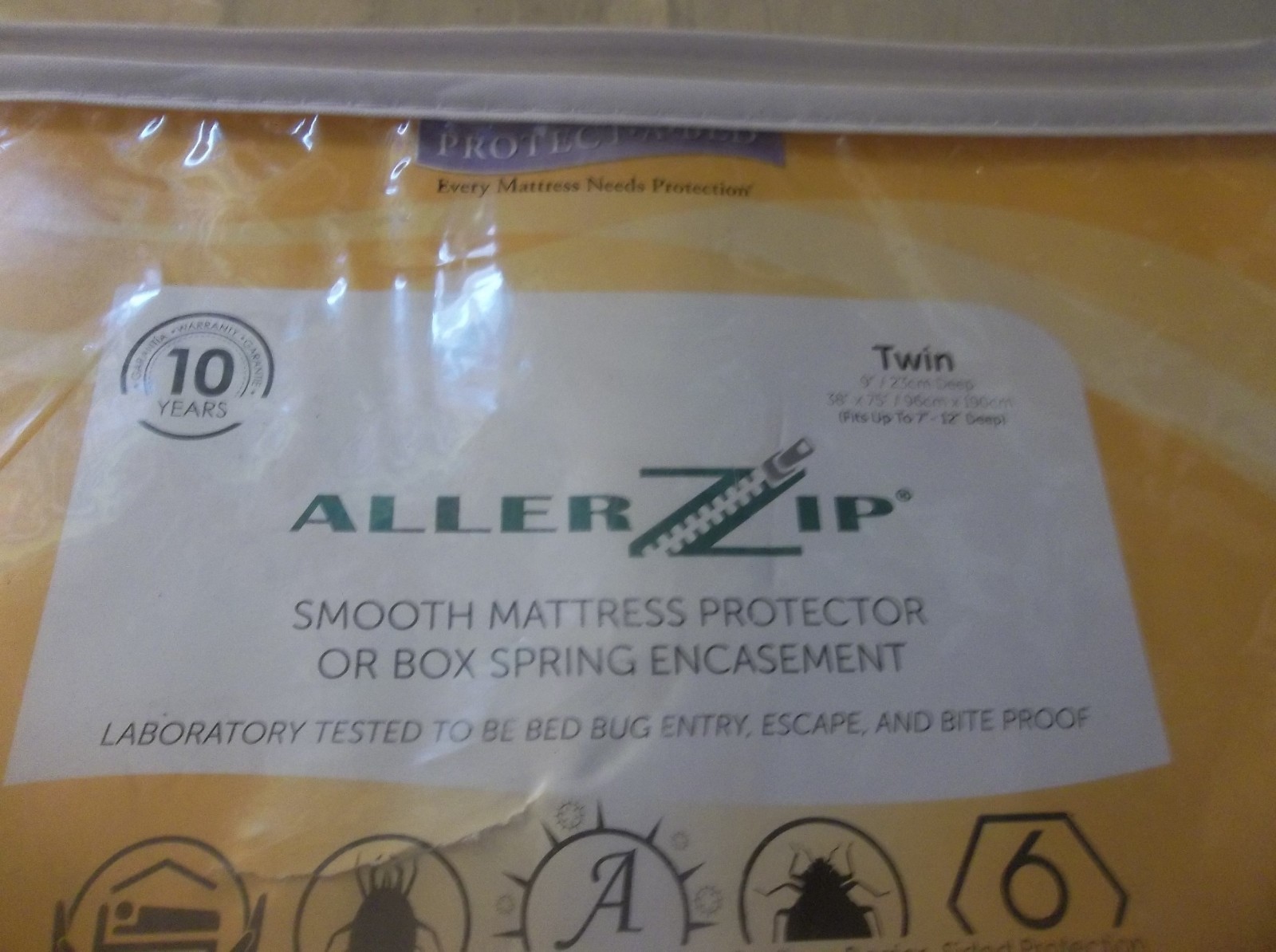 NEW!!!  Protect-A-Bed AllerZip Smooth Mattress Encasements Twin size Protector