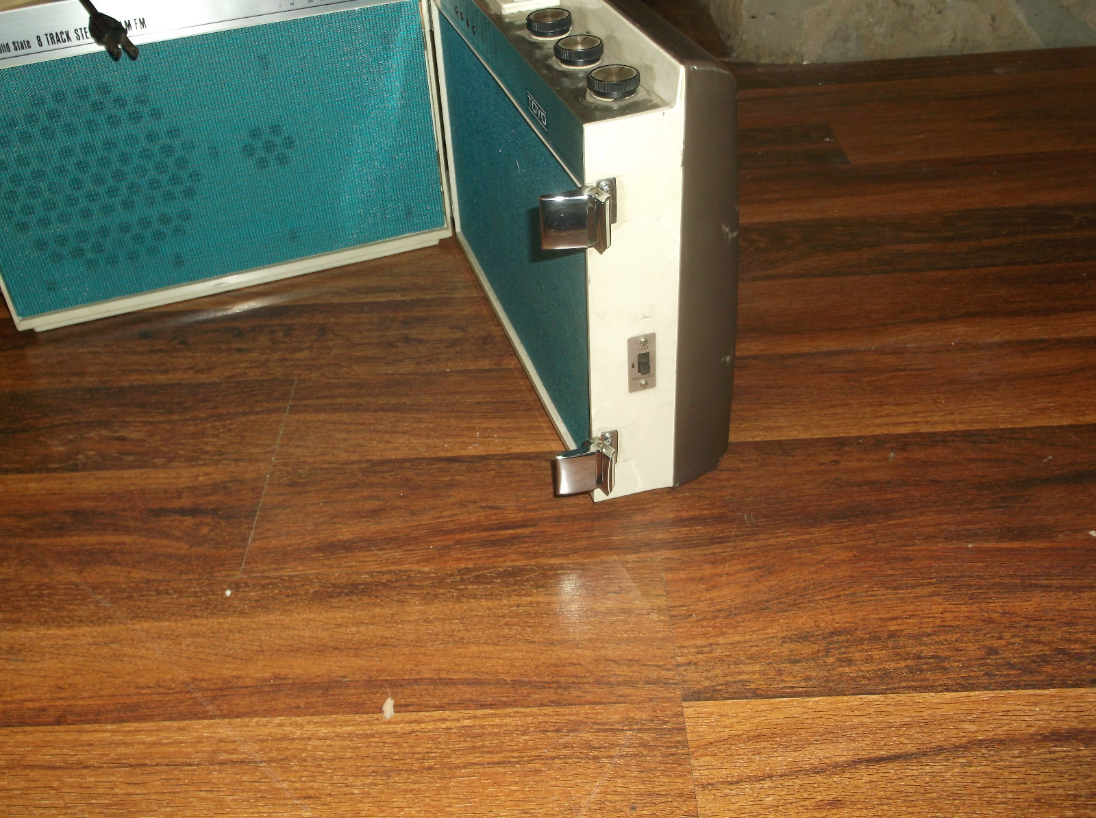 TOYO CRH-401 8 TRACK AM/FM RADIO Works Vintage