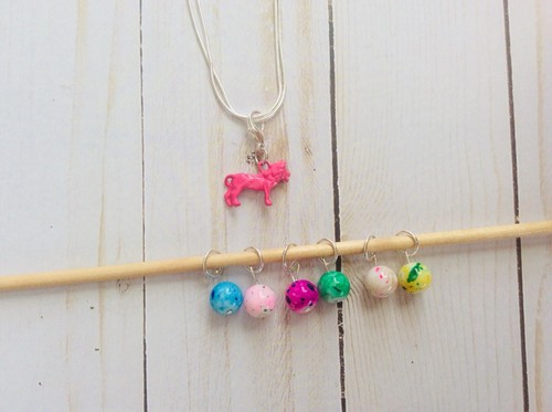 stitch markers Neckles, knitting Stitch Markers, Progress Keeper, Pink Lion