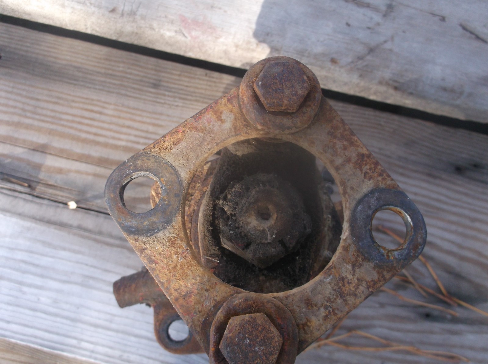 FARMALL F-12 DRIVE SHAFT COUPLER AND GEARS IN GOOD COND