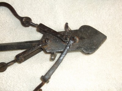 Vintage Collectible Cast Iron Arm Balance Scale