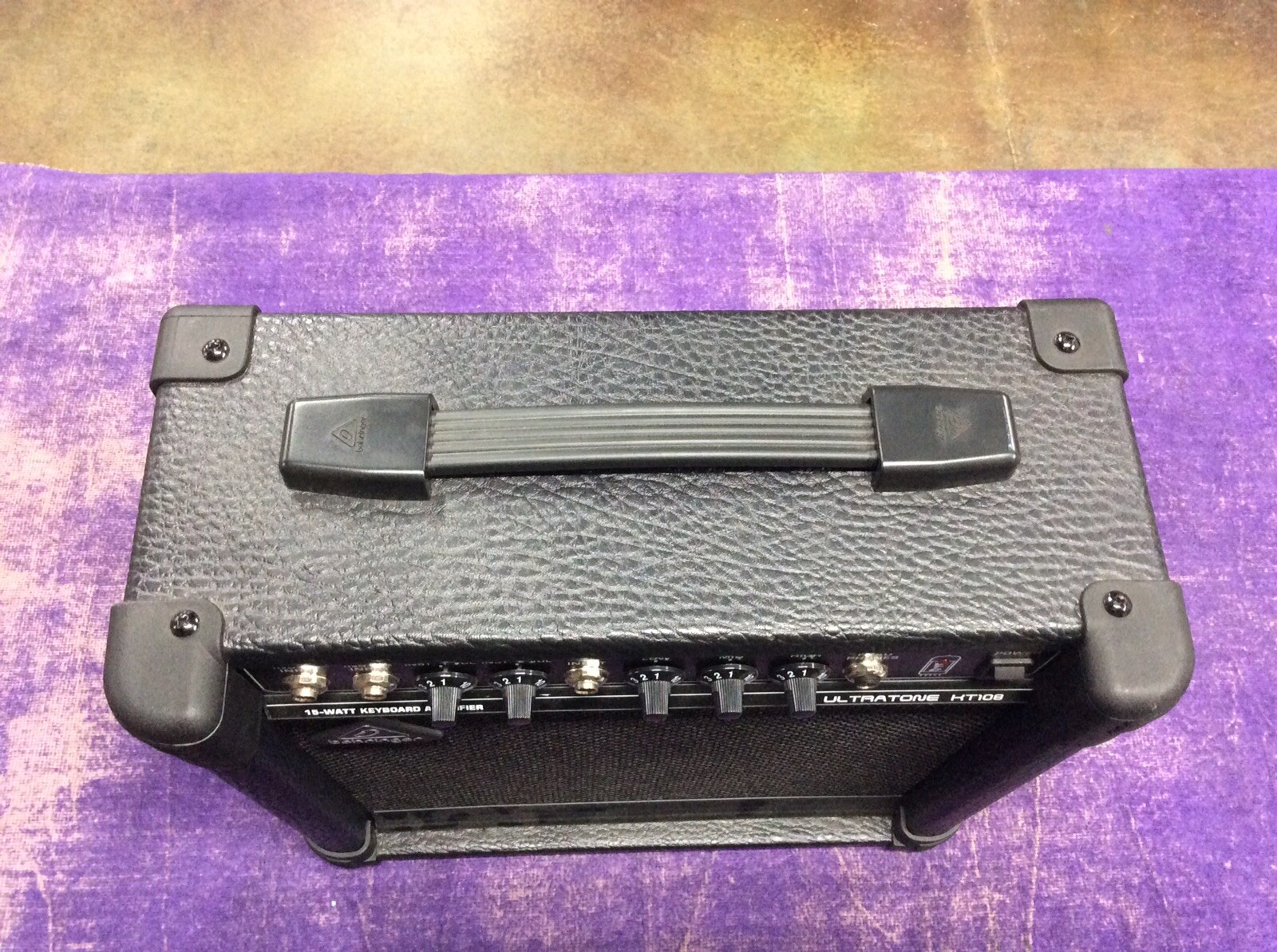 Behringer Ultratone KT108 15 Watt Guitar Keyboard Amp - Used, Mint Condition