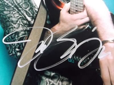 JON BON JOVI SIGNED COLOR PHOTO