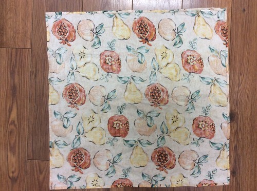 POTTERY BARN NAPKINS SET OF 6 FRUIT APPLES PEARS POMEGRANTES YELLOW TAN ORANGE