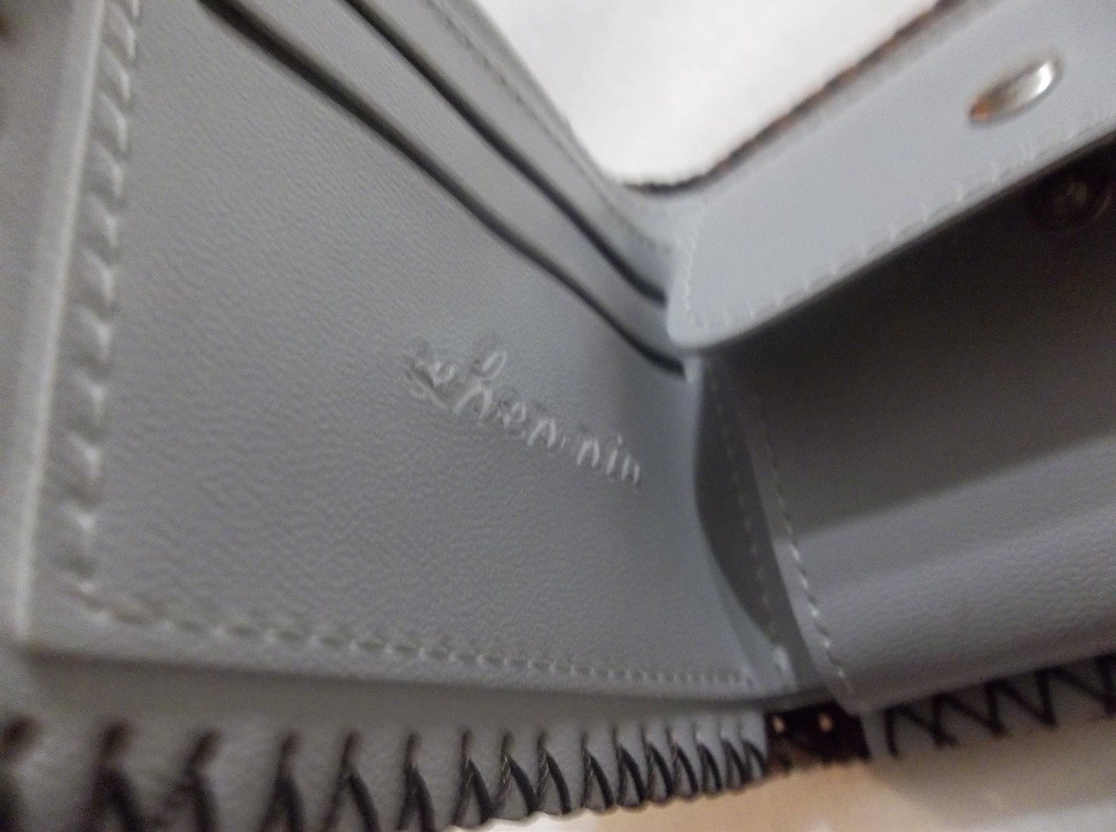 2-WALLETS WITH $100 PICTURED ON THEM.NEW WITH EXTRA SPACES-LEATHER. FREE EYRING