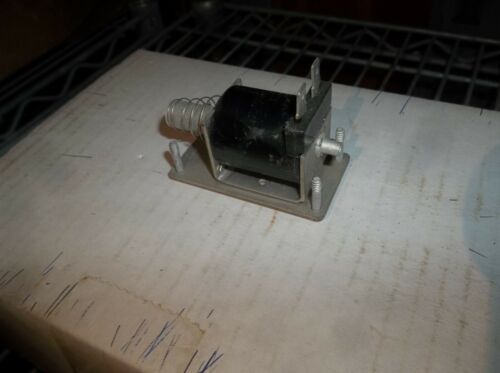 Miller Fluid Power Solenoid Operated Air Valve 330-621A-4-10-0240 Model 304/504