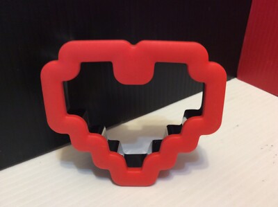 Wilton 8-Bit HEART Large Comfort Grip Metal Cookie Cutter Valentine