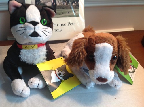 2019 White House PETS CALENDAR + BUSH Toy DOG + CLINTON CAT Plush Pets