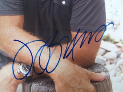 JIMMY BUFFETT  SIGNED COLOR PHOTO  