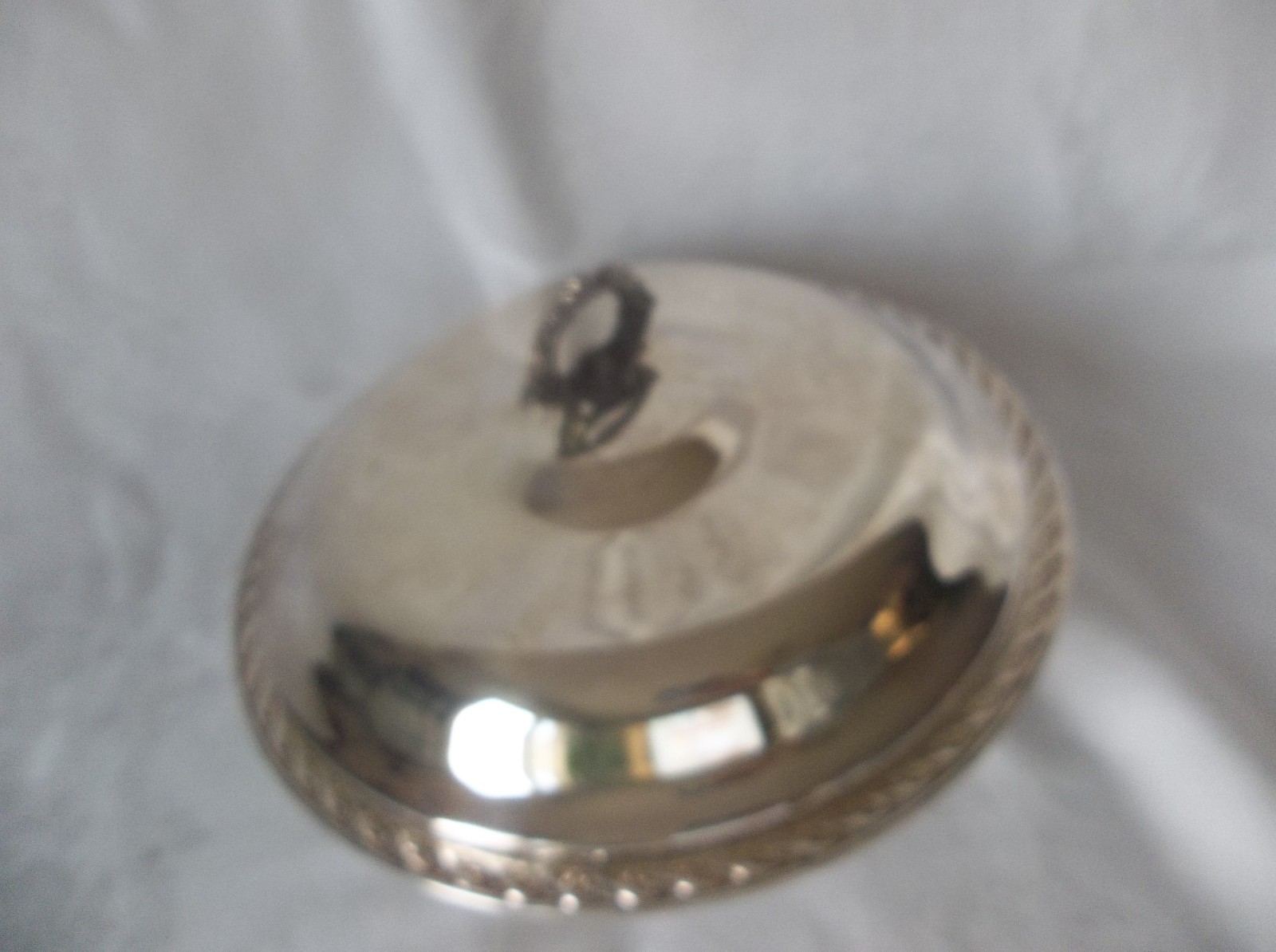 INTERNATIONAL SILVER COMPANY SPRING BLOSSOM FOOTED SERVING DISH W/ PYREX BOWL