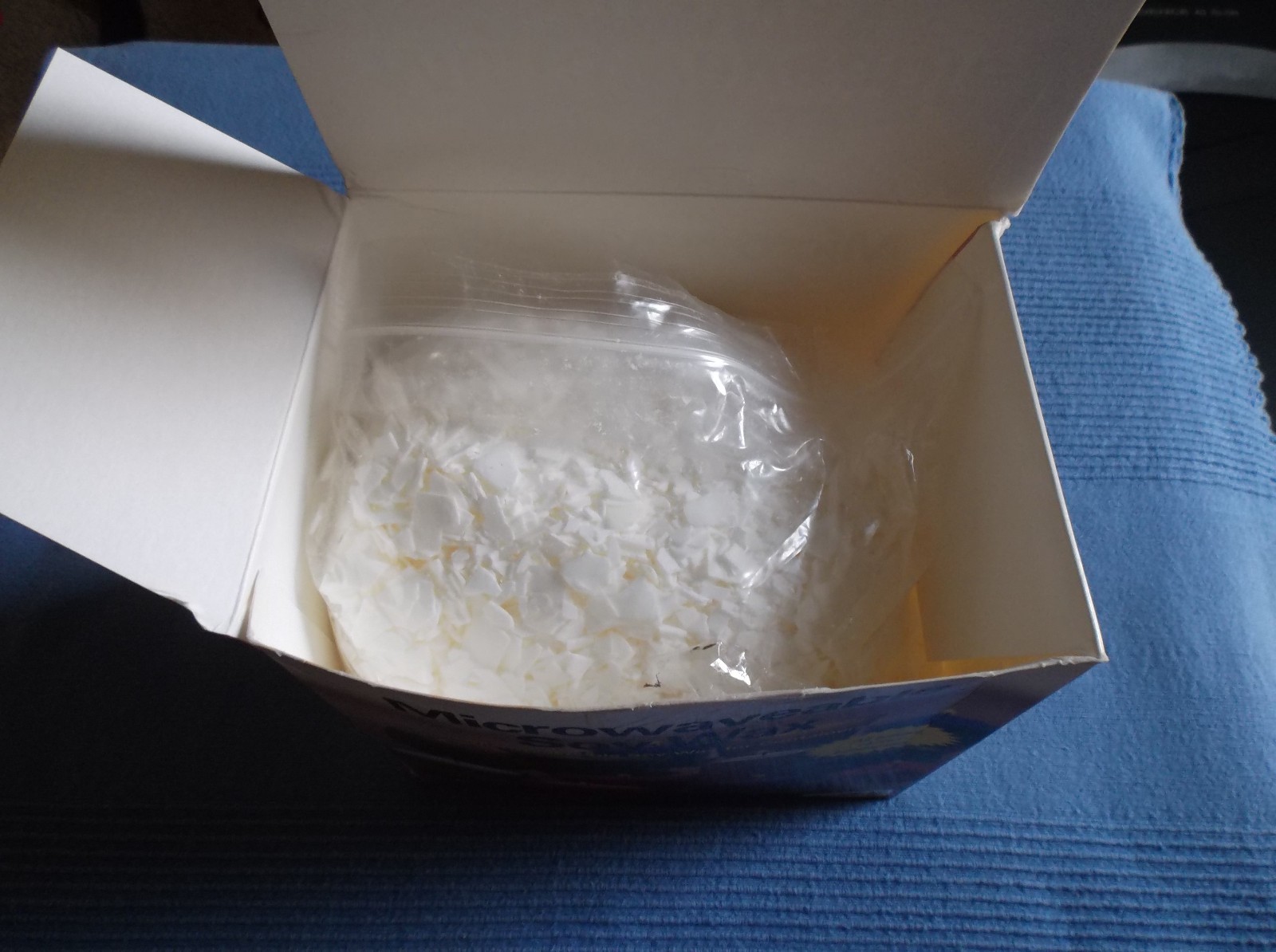 Microwaveable Soy Wax 4 lb., Candle Flakes Crafting Containers by YALEY