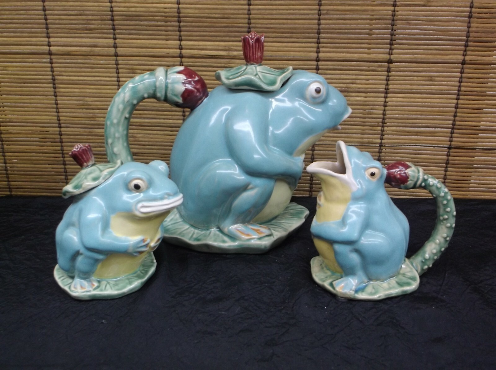 Henriksen Imports Classic Majolica Frog Teapot, Sugar & Creamer