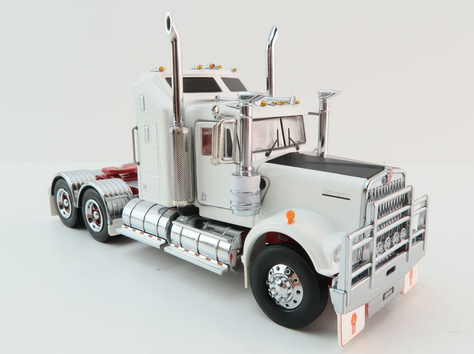 ラ*ラ様 MONOGRAM KENWORTH W-900 1/16スケール Monogram, Kenworth W-900 Conventional, 1/16 scale Model Semi
