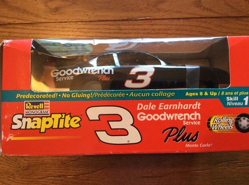 1:24 REVELL MONOGRAM SNAPTITE 1998 #3 GOODWRENCH MODEL DALE EARNHARDT SR