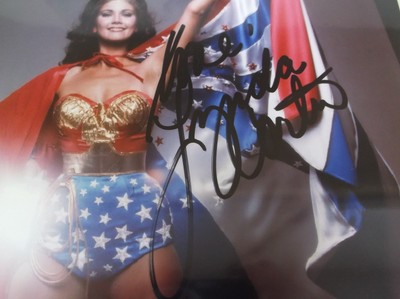 LYNDA CARTER SIGNED PHOTO as 