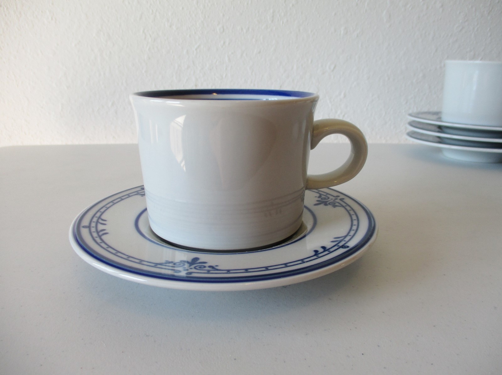 4 Mikasa Cera Stone Newport NB503 Saucers & Blue NB500 Cups