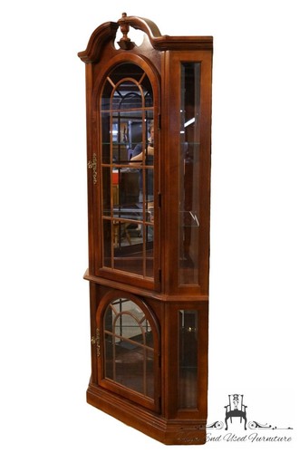 PULASKI FURNITURE Cherry Illuminated Corner Display Curio Cabinet 422