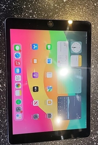 Apple iPad 9th Gen. 64GB, Wi-Fi + 5G Factory Unlocked .2 in