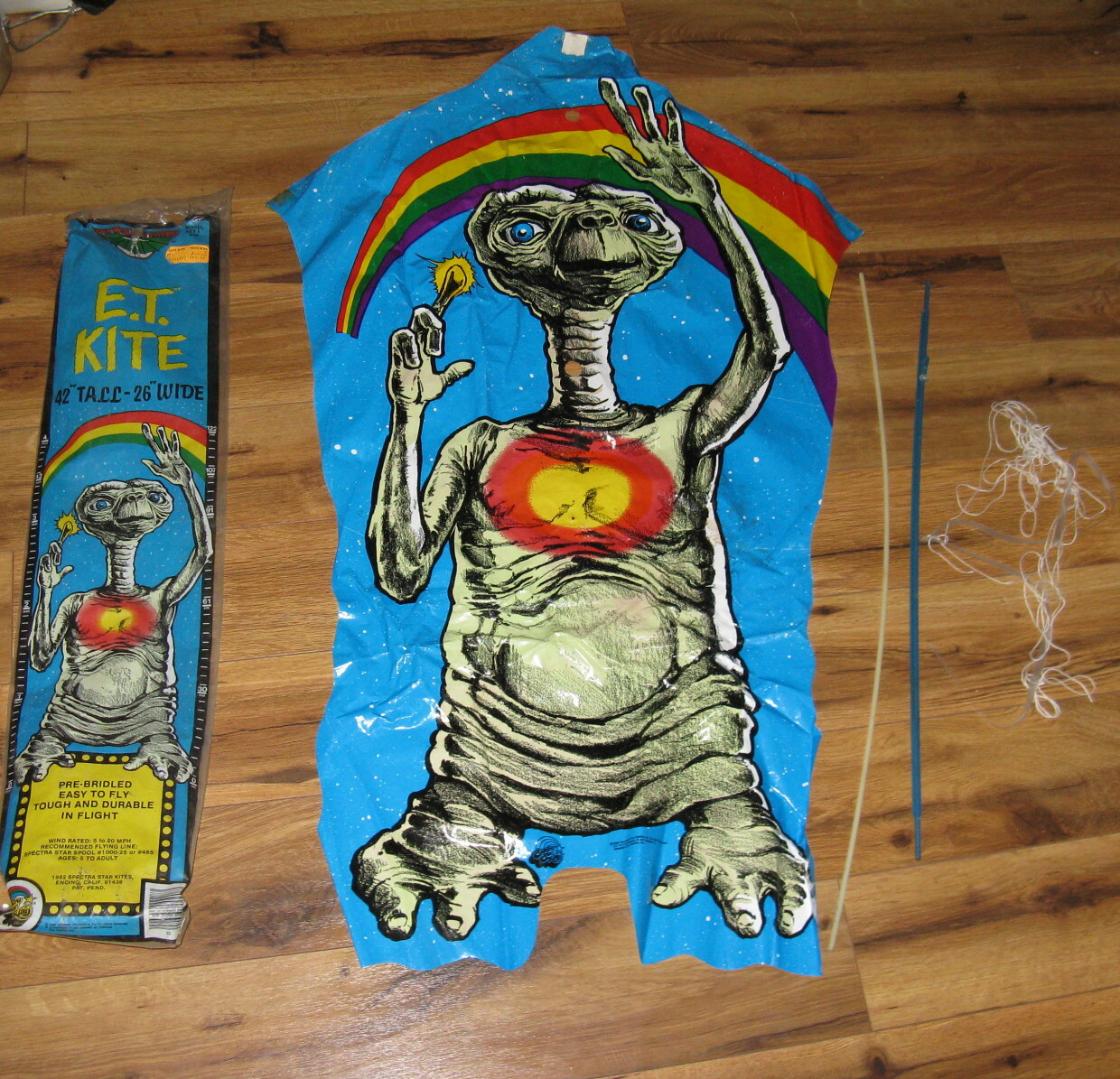 1982 Vintage Spectra Star ET Kite 42” x 26” E.T. Rare