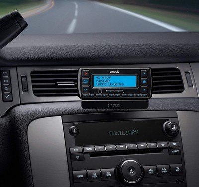 SiriusXM Stratus 7 Satellite Radio With Vehicle Kit