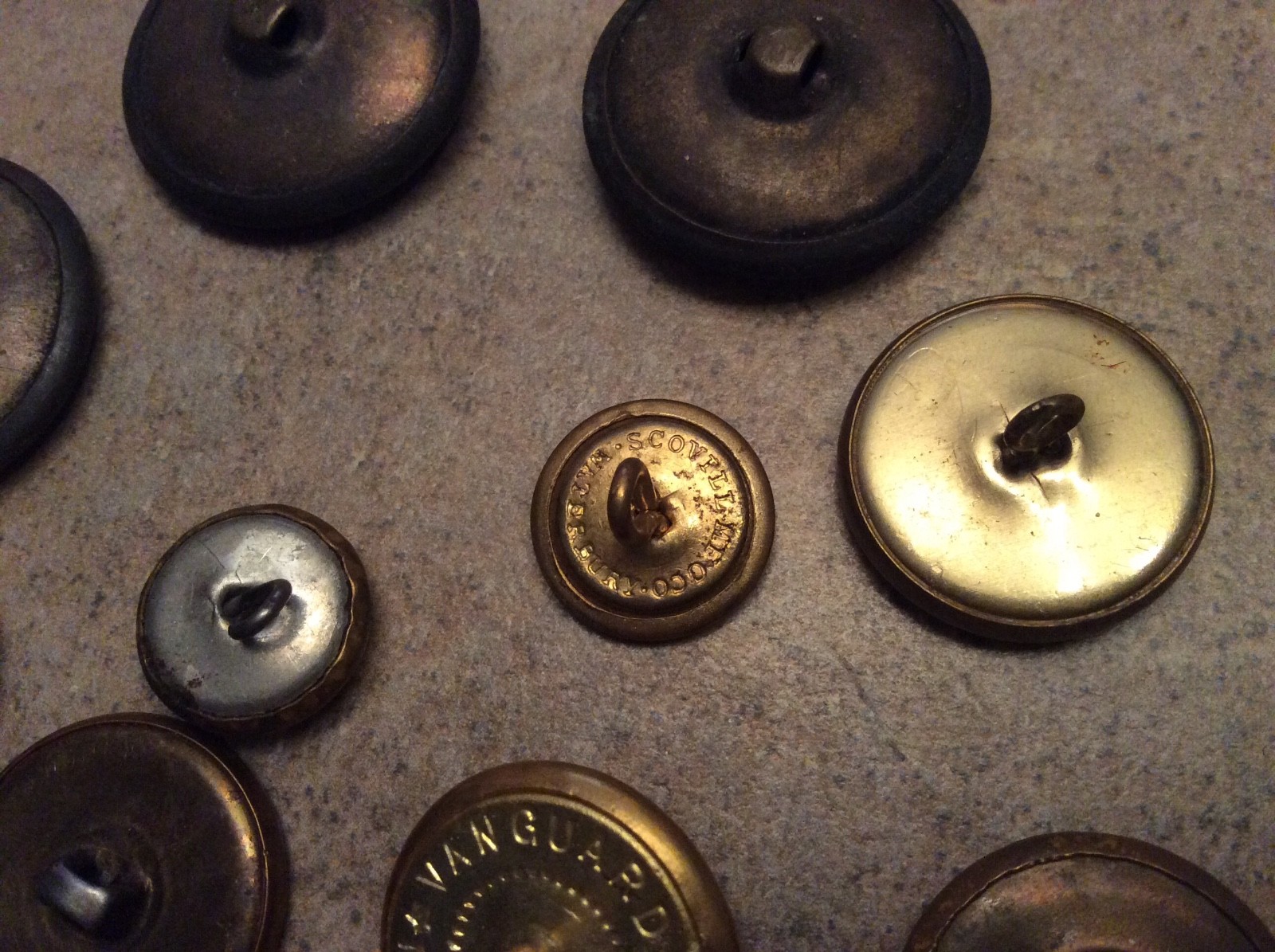 Vintage MIlitary  Metal Buttons ROMA, VAN GUARD,REX PLURES LOT 15