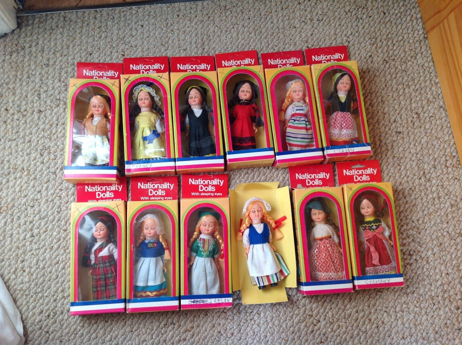 Vintage Scotland Doll - Nationality Dolls With Sleeping Eyes
