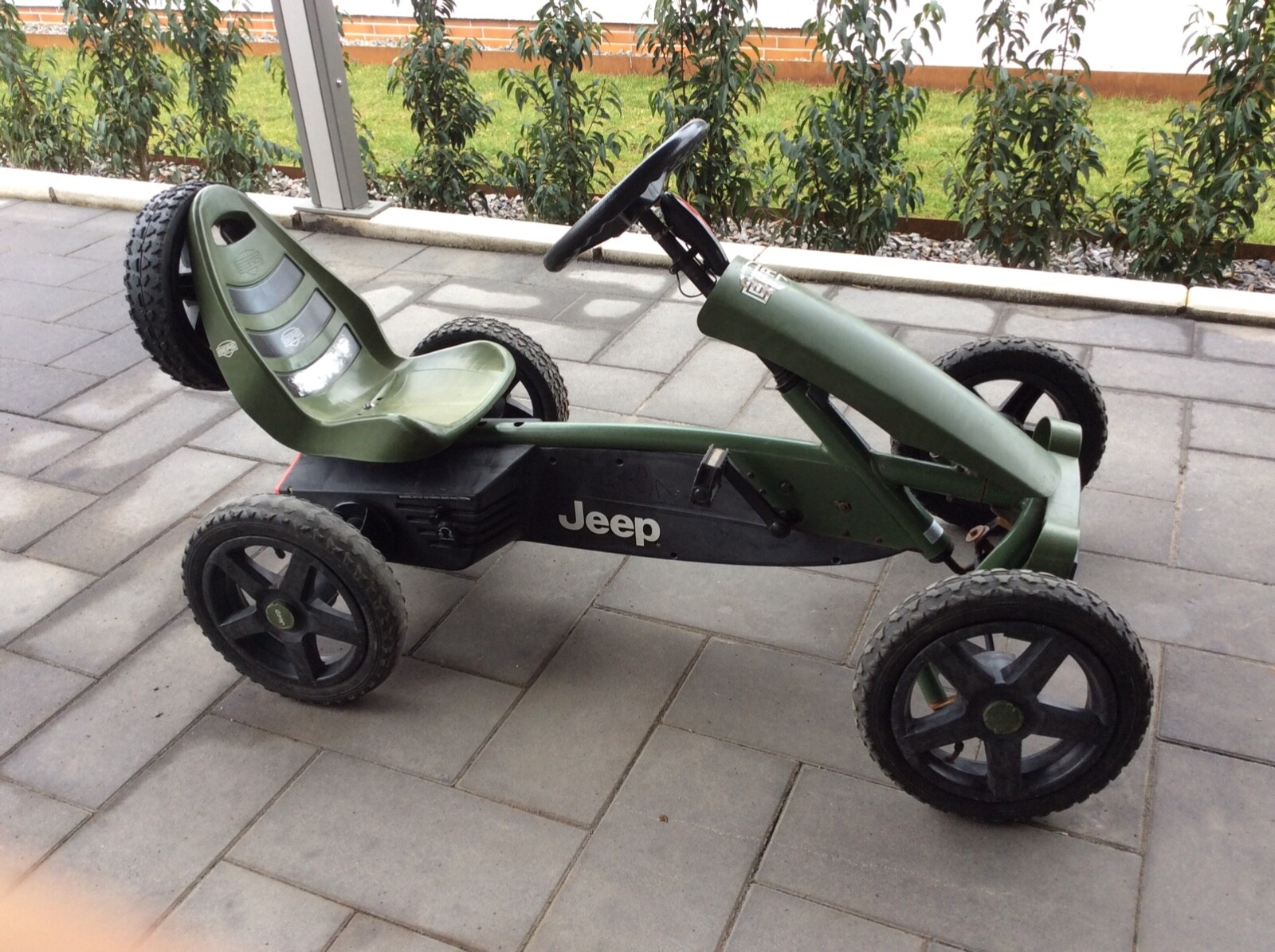 Berg Toys Jeep Adventure Pedal-Gokart mit Ersatzrad, Kettcar 