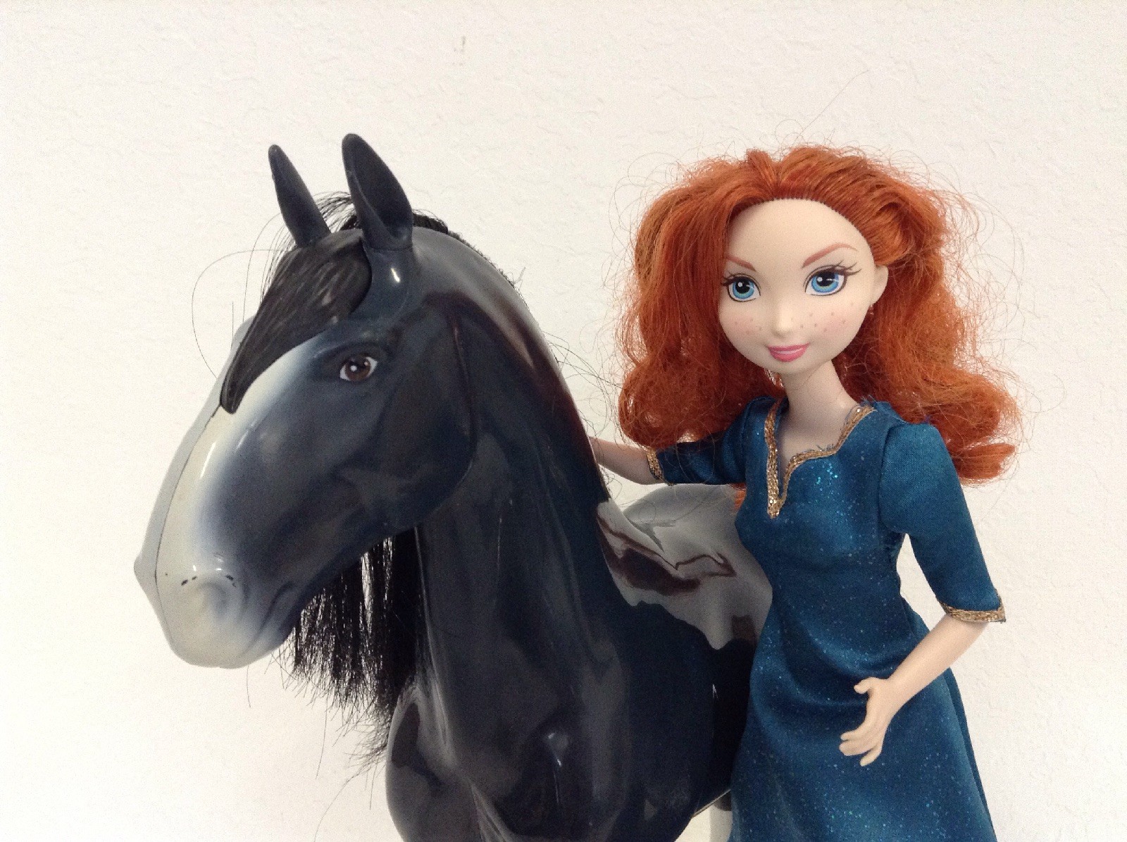 Disney's BRAVE Princess Merida and Angus Figures Toys 11