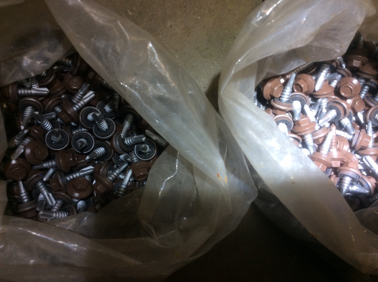 1” BROWN ROOFING SIDING SCREWS W/ NEOPRENE WASHERS (500) #9