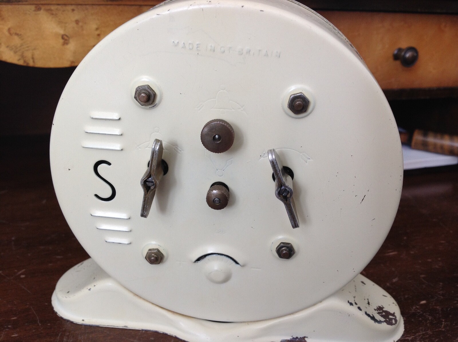 Animated Chicken Pecking in Farmyard Windup Alarm Clock, Smith Great Britain