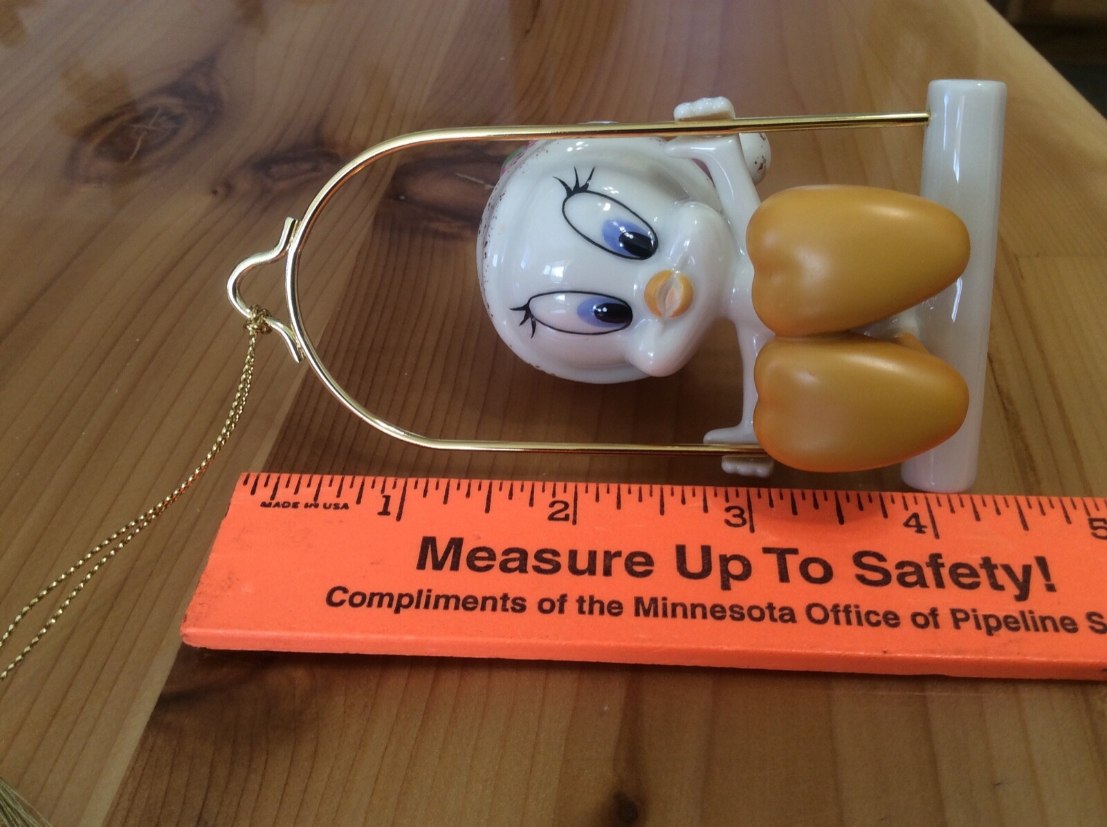 2000 Lenox Warner Bros. Looney Tunes Tweety BIRD Swings  into Christmas Ornament