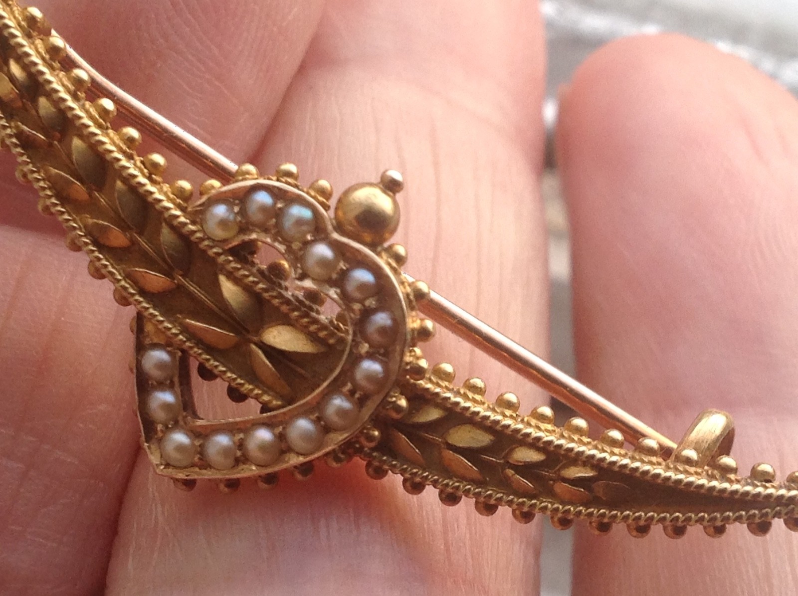 Antique Victorian Edwardian Seed Pearl 15 Ct. Etruscan Sickle Moon Heart Brooch