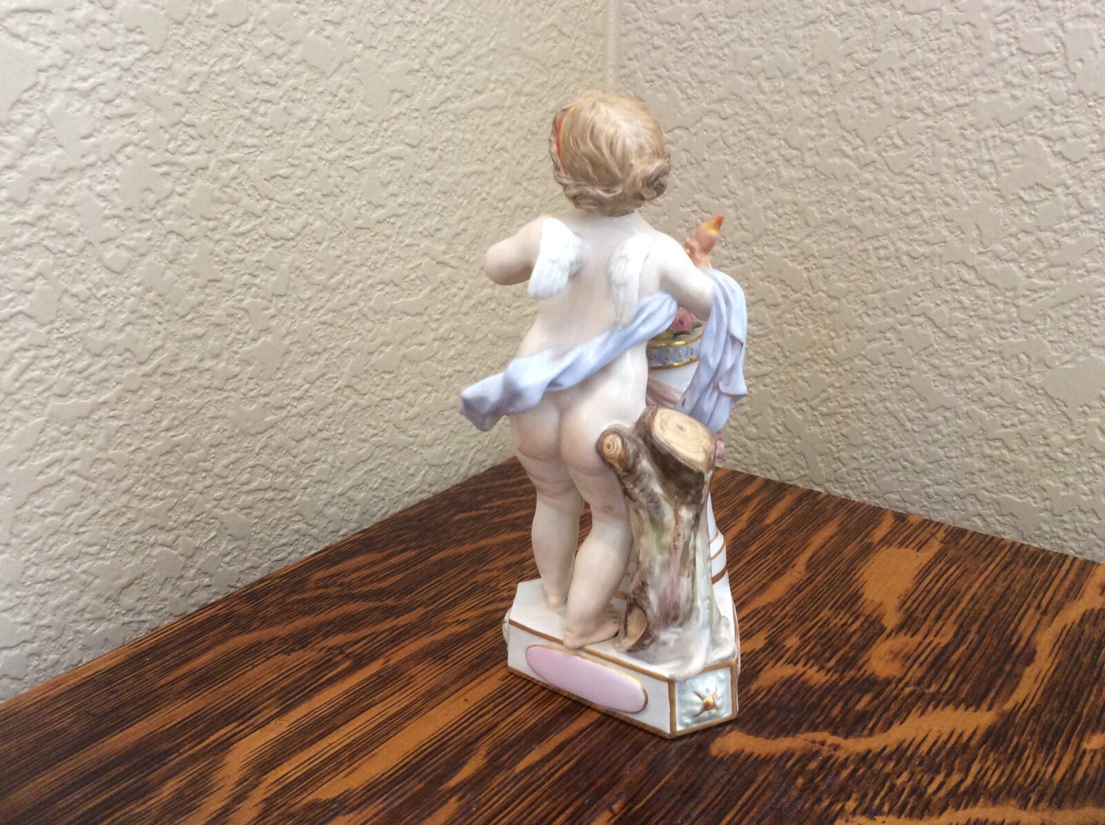 PERFECT OLD MEISSEN CUPID FIGURINE 