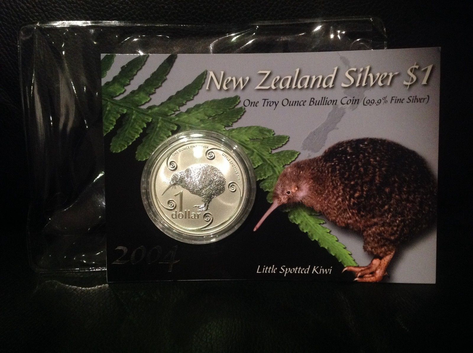 New Zealand Kiwi - 2004 - 1 OZ Silver BU Coin- Little Spotted Kiwi