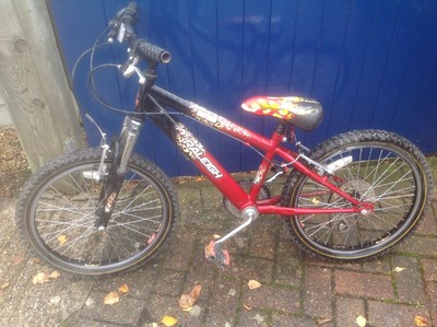 Raleigh Hotrod Boys Bicycle with gears in good condition for a 5-10 year old