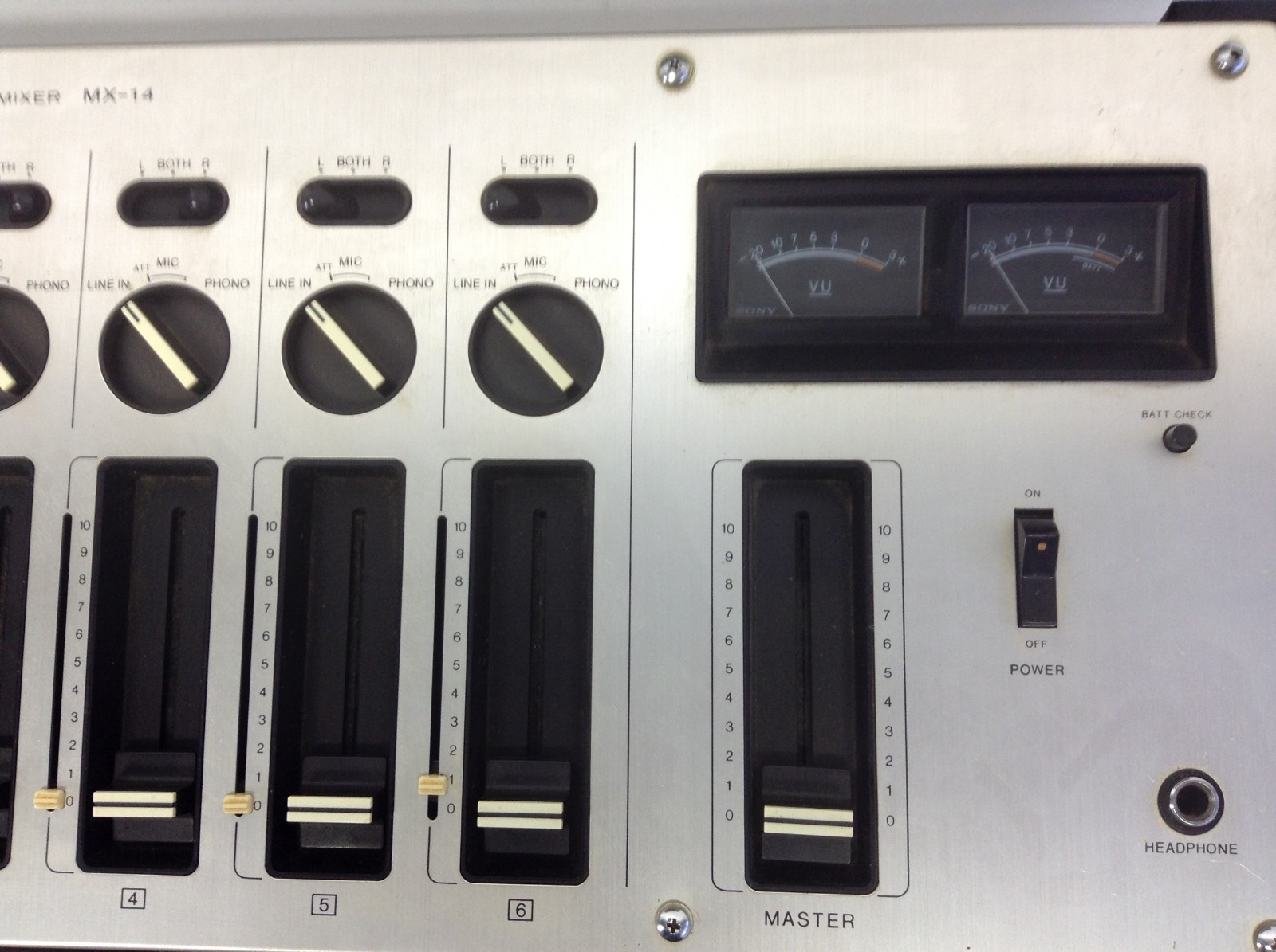 Vtg Sony Mic Mixer MX-14 DC 6 Channel Hard Shell Case Removable Top Tested Works