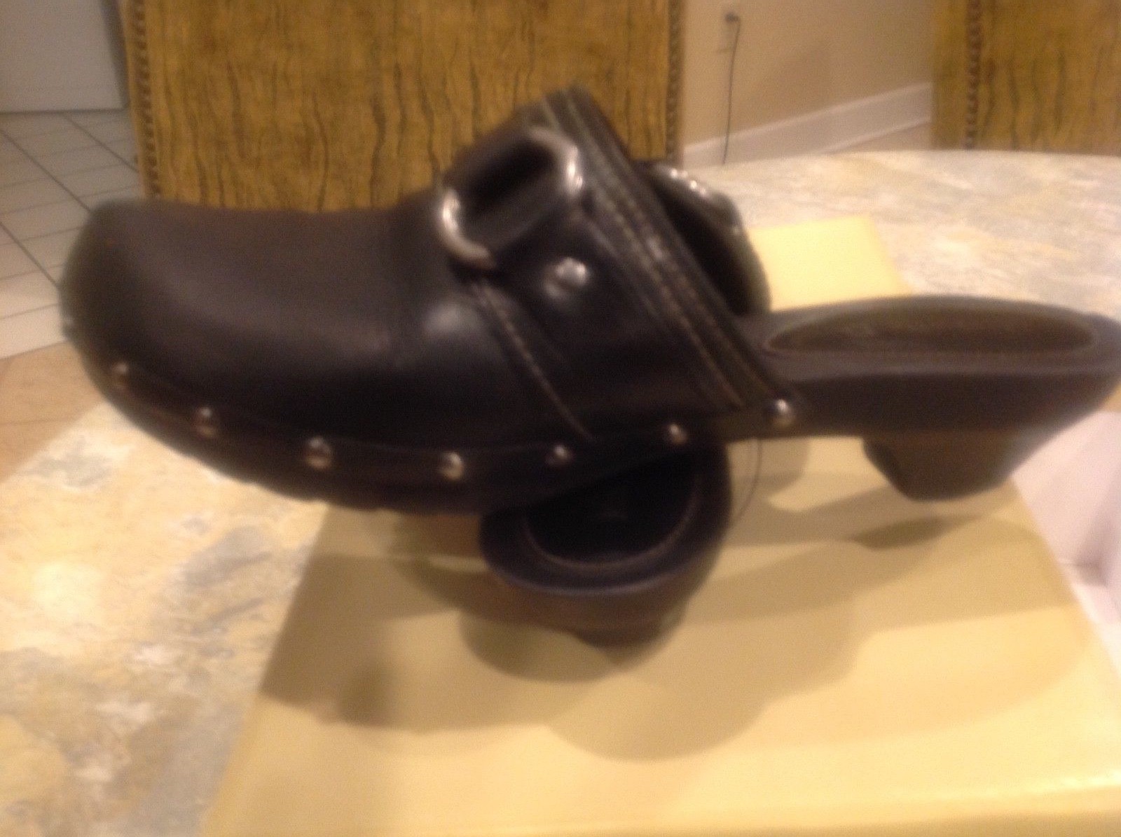 Michelle D Shoes Size 8M Black Leather Mules Slide Heels