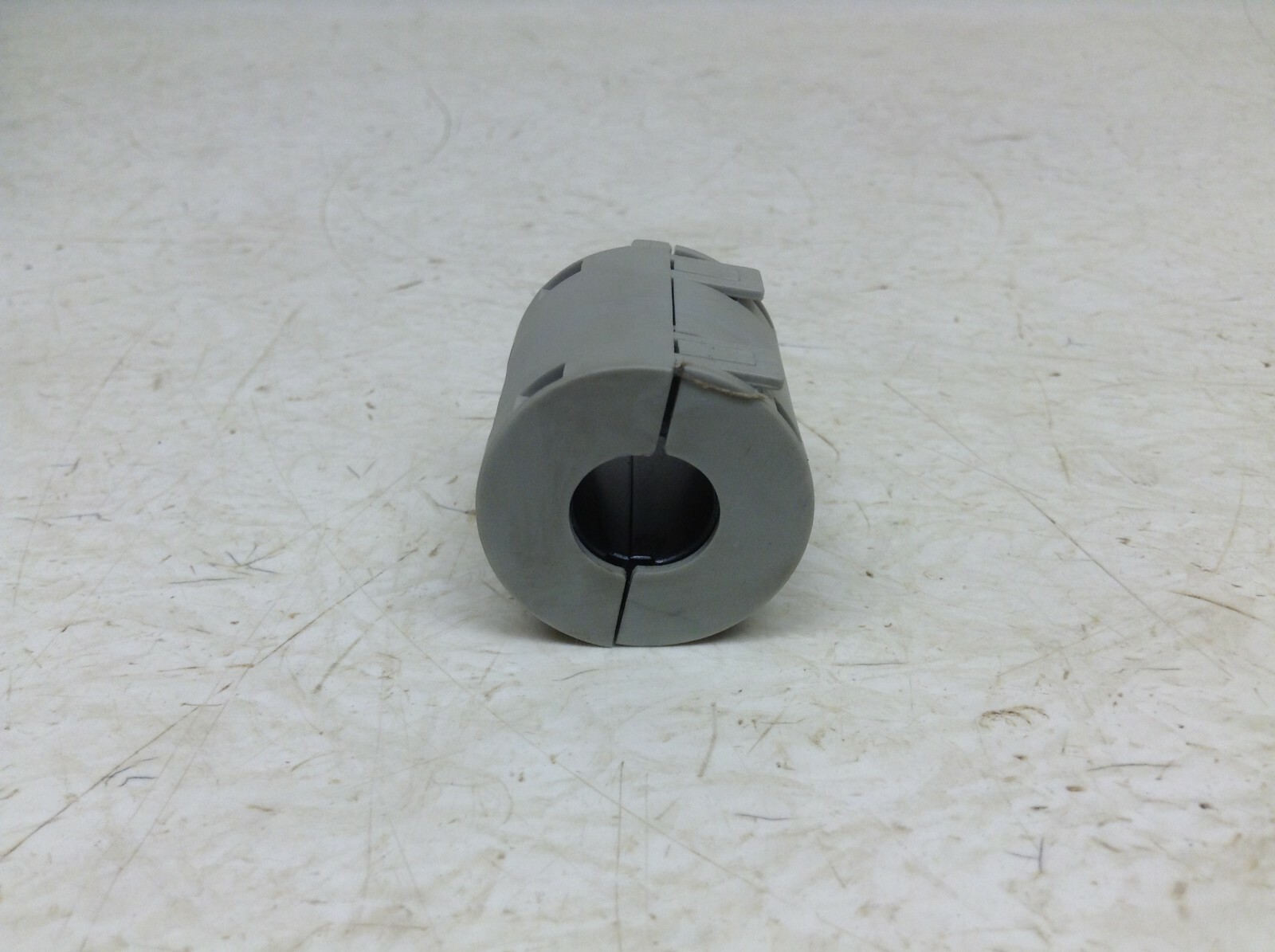 TDK ZCAT3035-1330 Filter Ferrite Cable Clamp ZCAT30351330 (VT)