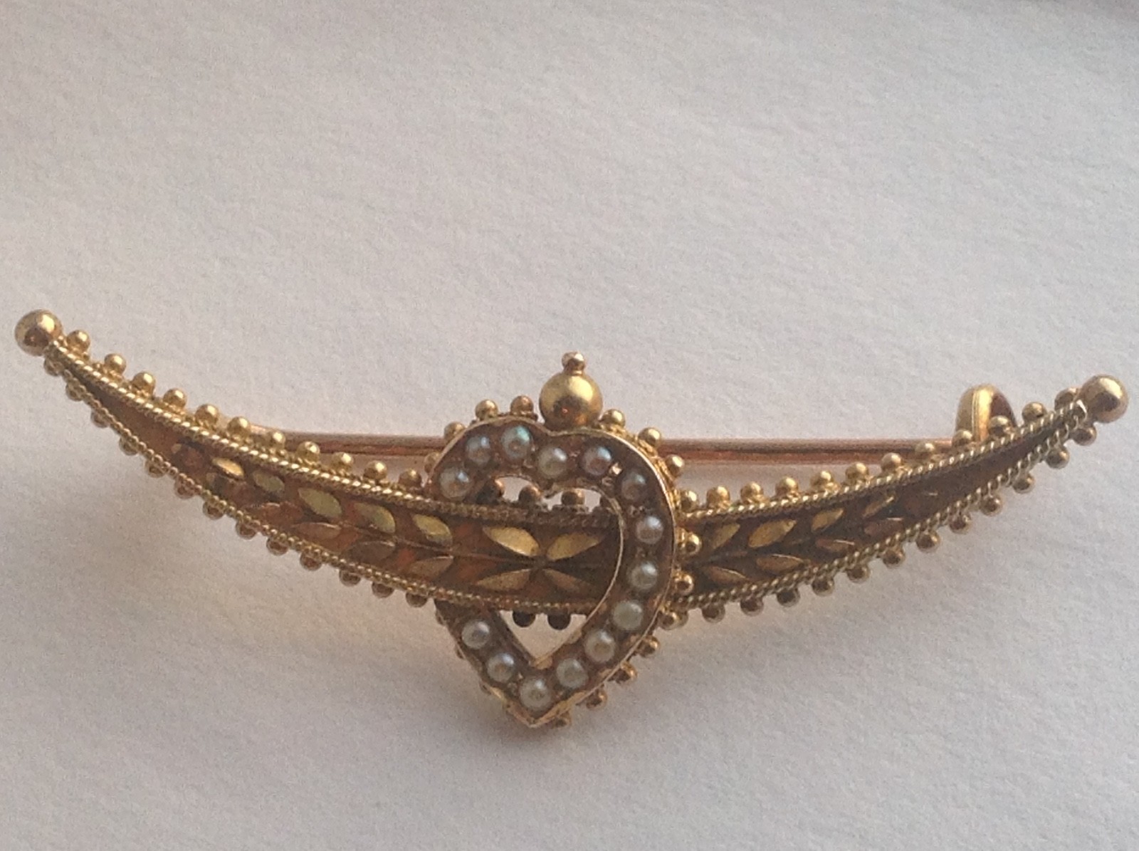 Antique Victorian Edwardian Seed Pearl 15 Ct. Etruscan Sickle Moon Heart Brooch