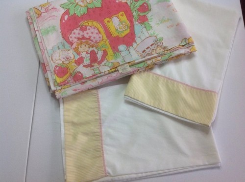 Vintage Strawberry Shortcake Flat Twin Bed Sheet Fabric Bonus Am Greetings 80s