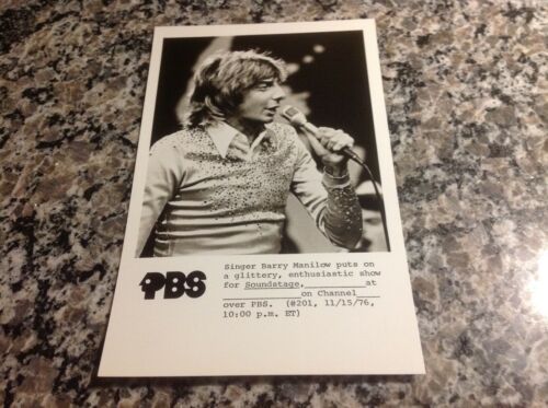 Barry Manilow vintage 1976 PBS SOUNDSTAGE photo...singing candid...5x8