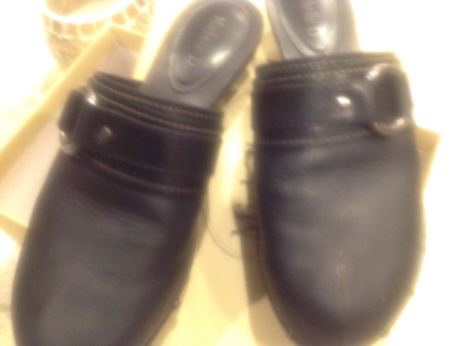 Michelle D Shoes Size 8M Black Leather Mules Slide Heels