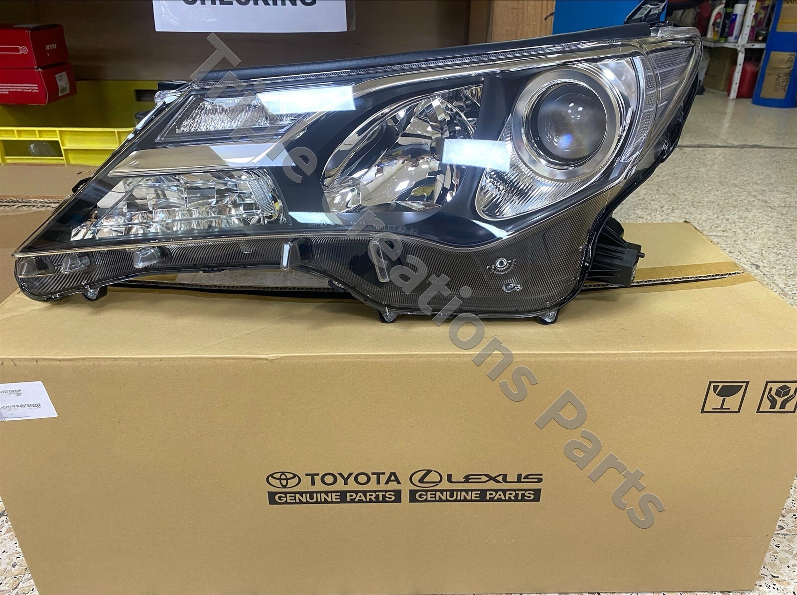 トヨタ ヤリスクロス ヘッドランプASSY LH 美品】トヨタ ヤリスクロス 純正 LED 2眼 ヘッドライト 左側