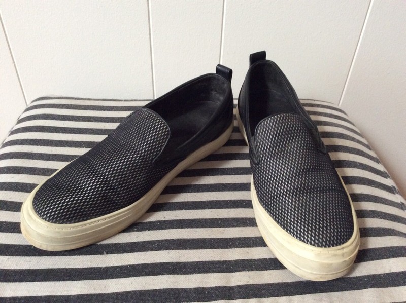 nine west white flat shoes