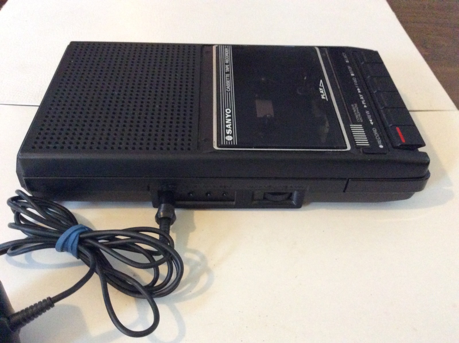 SANYO SLIM2 CASSETTE TAPE RECORDER WORKS