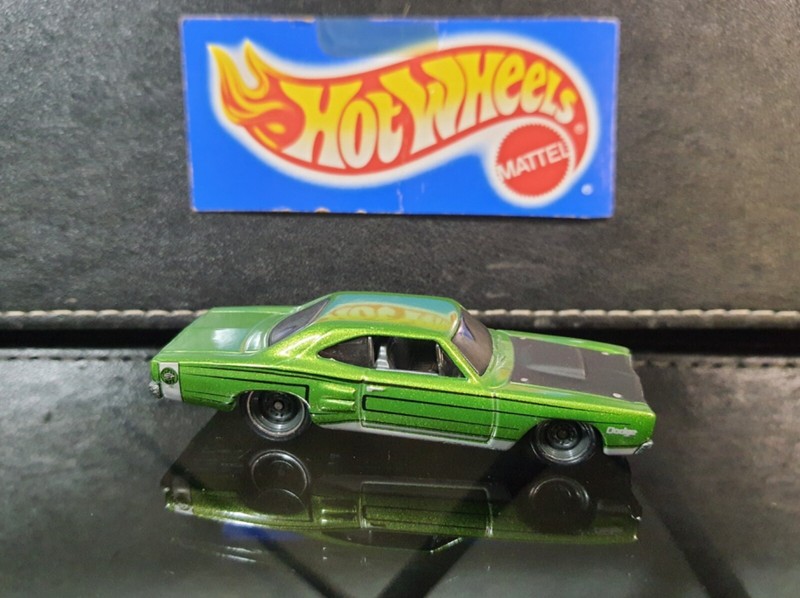 Hot Wheels Garage Mopar _1/64_2011_  '69 Dodge Coronet Super Bee _ Green / Loose