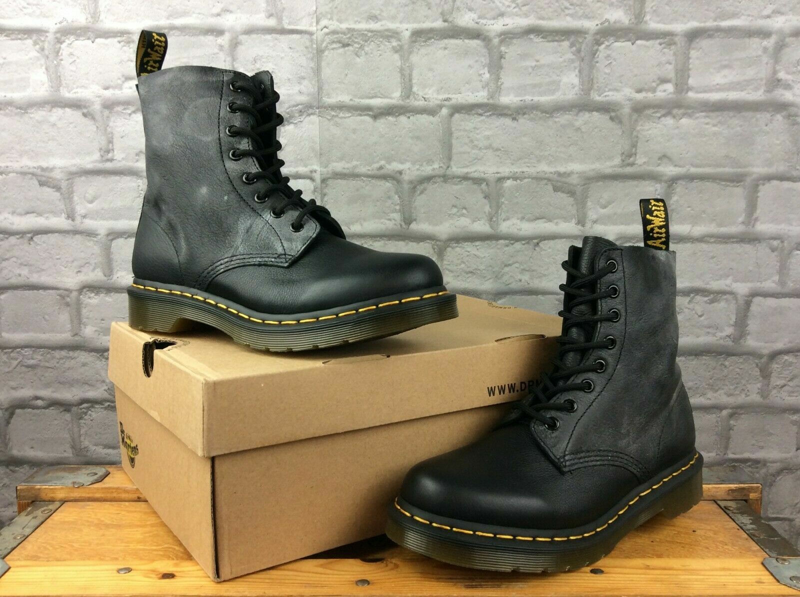DR. MARTENS LADIES 1460 PASCAL 8 EYE BLACK VIRGINIA BOOTS MANY SIZES £150:  купить с доставкой из Германии, цена 16 704 руб - (313694497221)