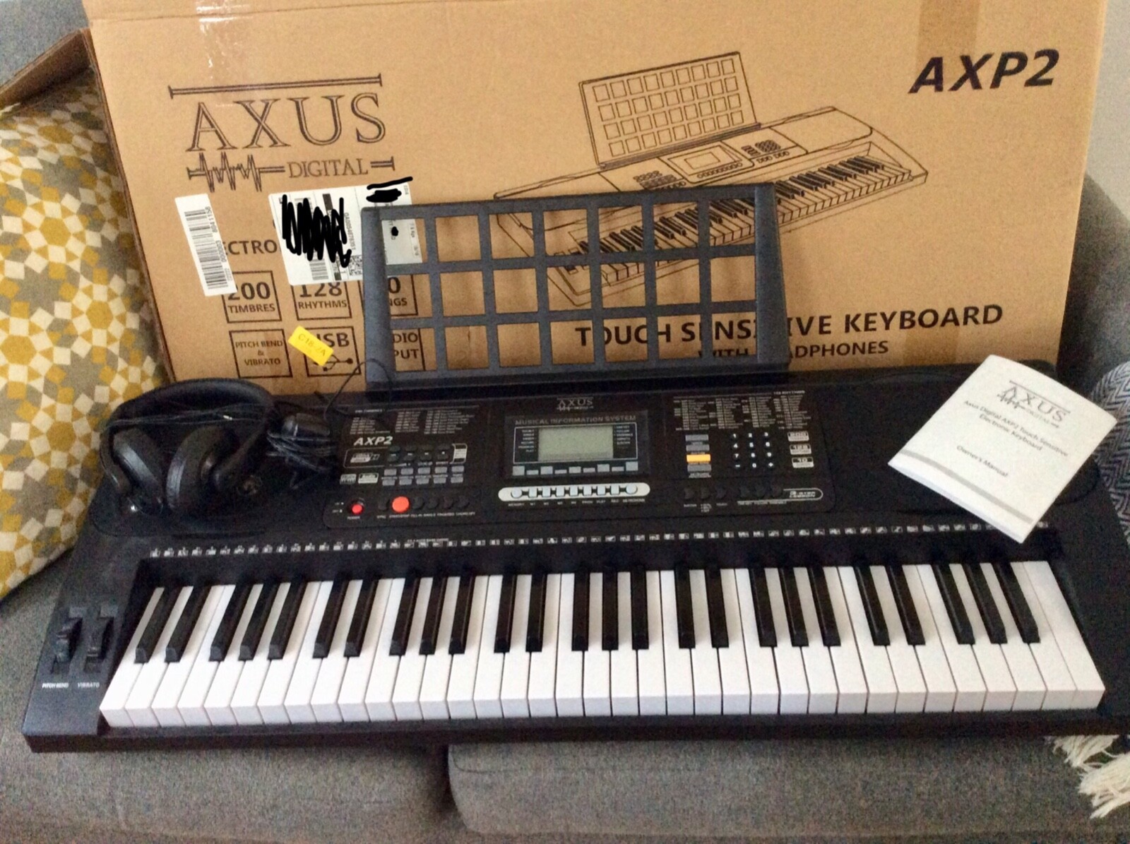 Axus AXP2 61 key touch sensitive  keyboard  hardly used 
